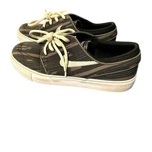 Nike SB Zoom Stefan Grey Black 5.5Y